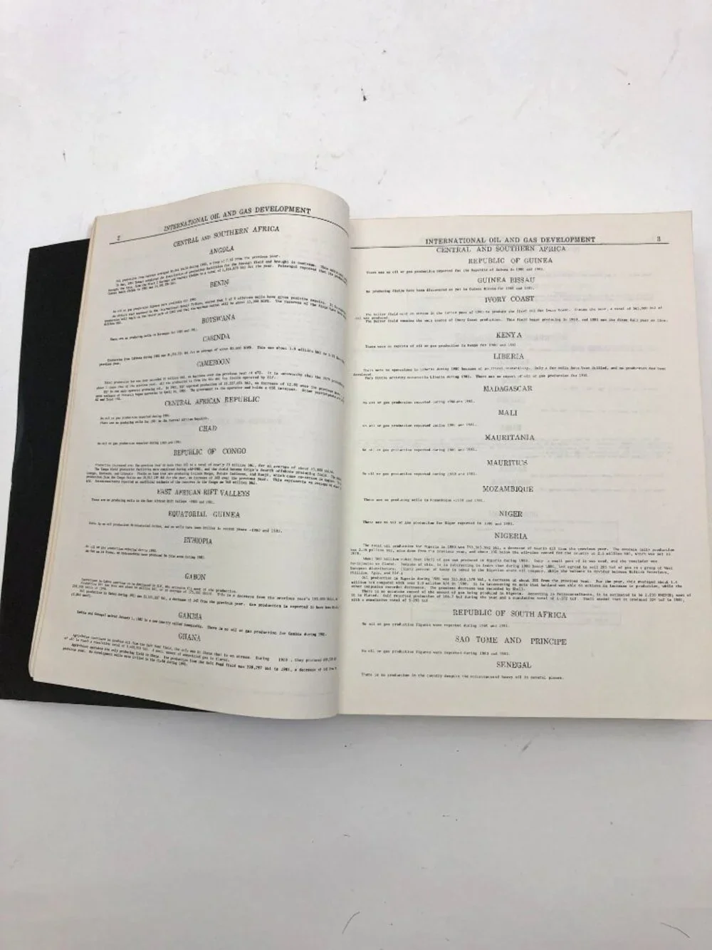 International Oil & Gas Yearbook 1982 Vol LI-LII Part II PB Vintage
